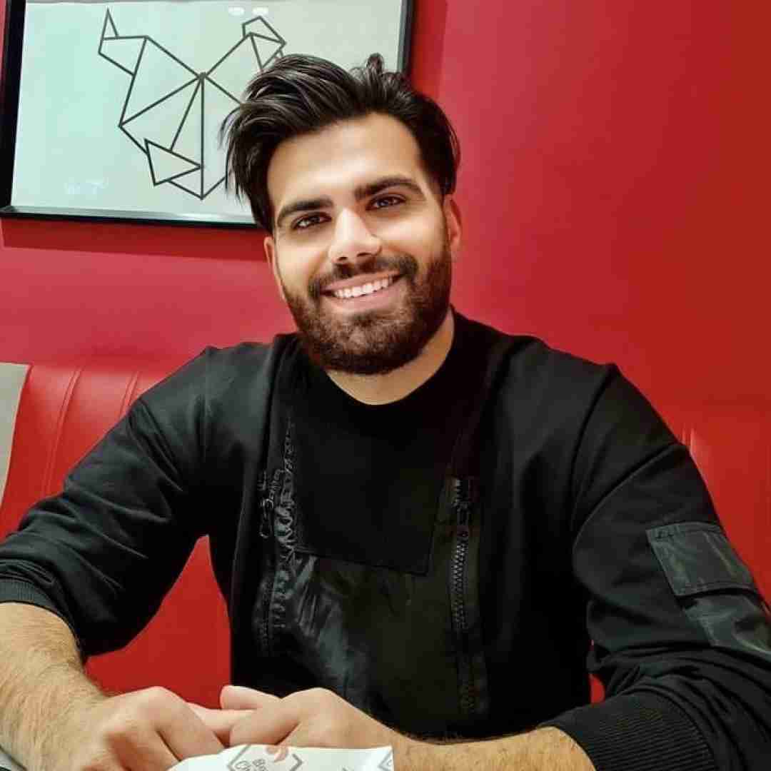 نوید کریمی لازمه الان ببینمت بغل بگیرمت