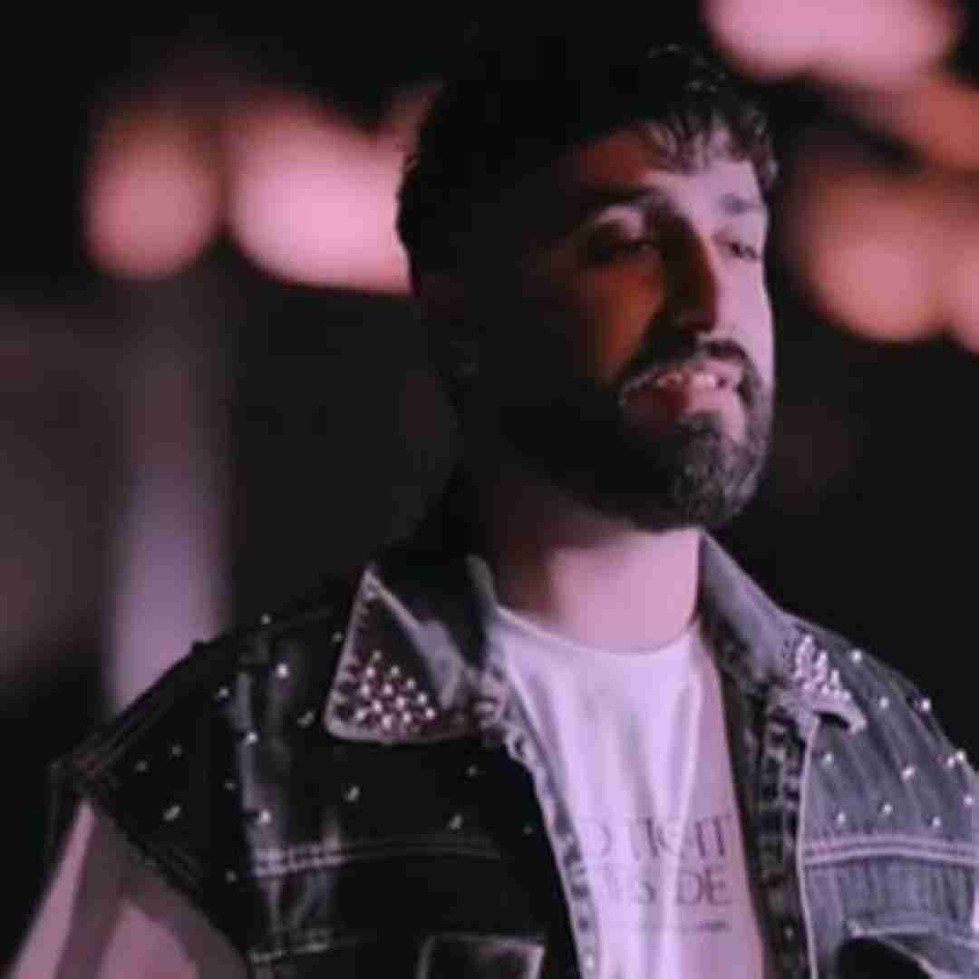 محمد امیری هر شو که مست میشی بم زنگ نزن
