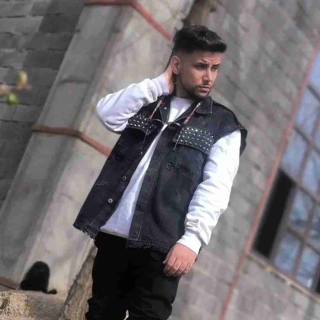 ارشاد اصلا فوشم بده تو بلند شو بازم لوس بازی بکن
