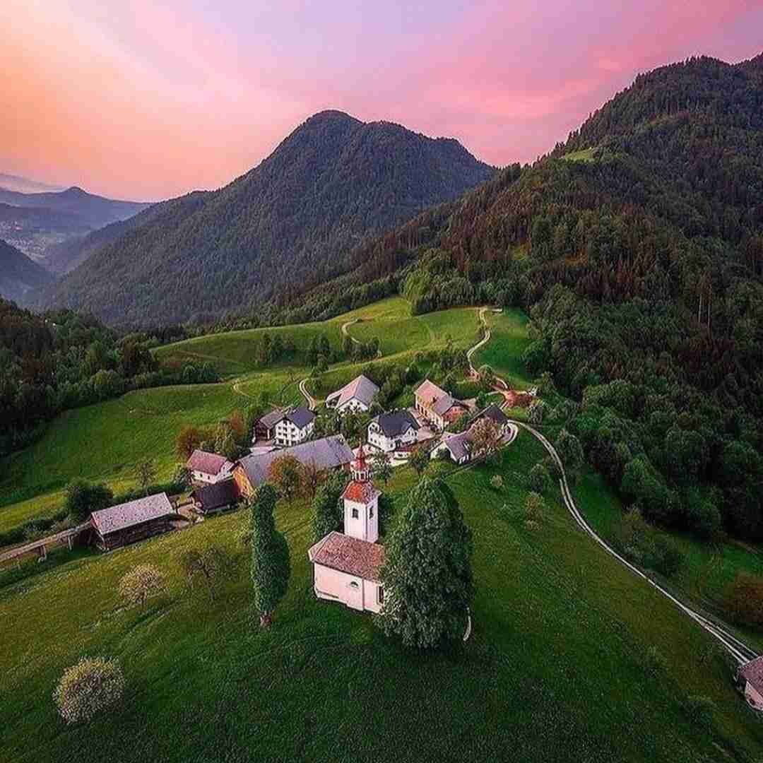 هنوزم چشای تو دراگه بیبی میگم خوبم