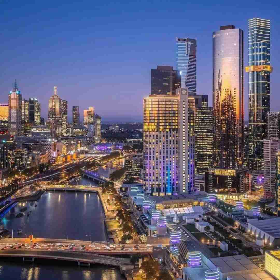 من طاقتم کمه خودت بمون برن همه با صدای پسر
